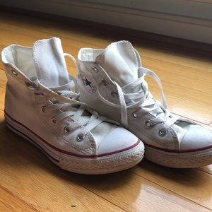 White kids converse sneakers high tops